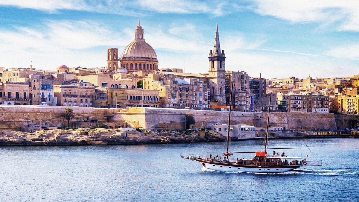 Malta'da Eğitim ve İş Bir Arada